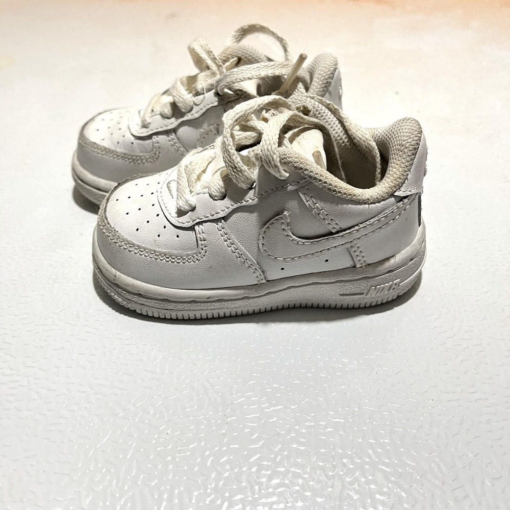 Nike sneakers size 4c